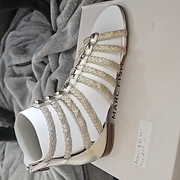 Sandals size 9 new - Picture 2 of 2